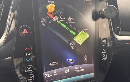 Toyota Prius IV XW50, 2018 год, 1 980 000 рублей, 18 фотография