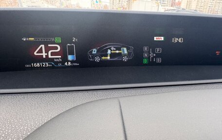 Toyota Prius IV XW50, 2018 год, 1 980 000 рублей, 26 фотография