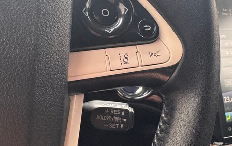 Toyota Prius IV XW50, 2018 год, 1 980 000 рублей, 25 фотография