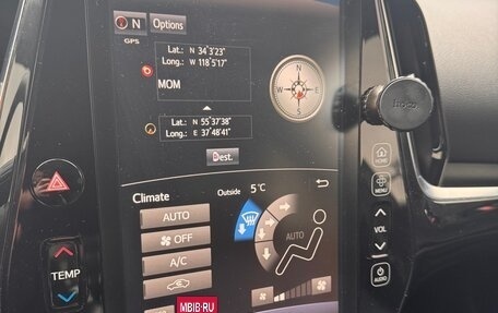 Toyota Prius IV XW50, 2018 год, 1 980 000 рублей, 20 фотография