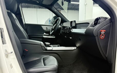 Mercedes-Benz GLB, 2021 год, 2 980 000 рублей, 12 фотография