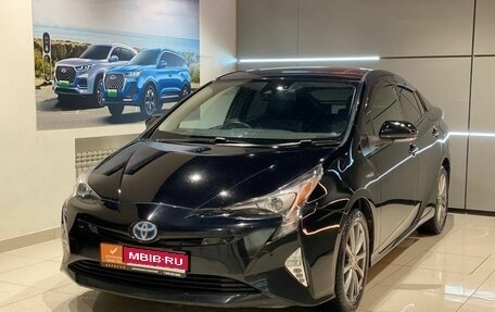 Toyota Prius IV XW50, 2016 год, 1 615 000 рублей, 1 фотография