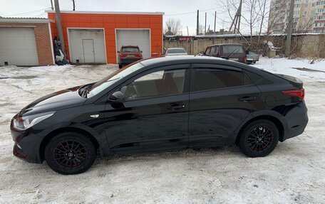 Hyundai Solaris II рестайлинг, 2018 год, 1 300 000 рублей, 6 фотография