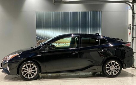 Toyota Prius IV XW50, 2016 год, 1 615 000 рублей, 8 фотография
