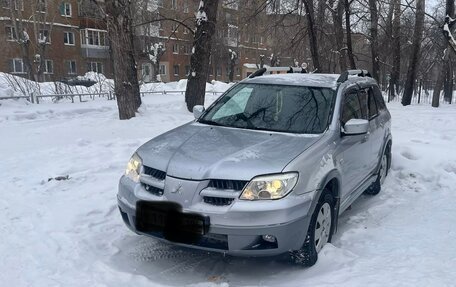 Mitsubishi Outlander III рестайлинг 3, 2005 год, 800 000 рублей, 1 фотография
