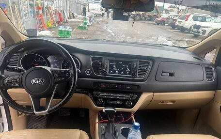 KIA Carnival III, 2020 год, 2 870 000 рублей, 13 фотография