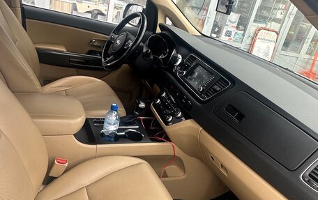 KIA Carnival III, 2020 год, 2 870 000 рублей, 21 фотография