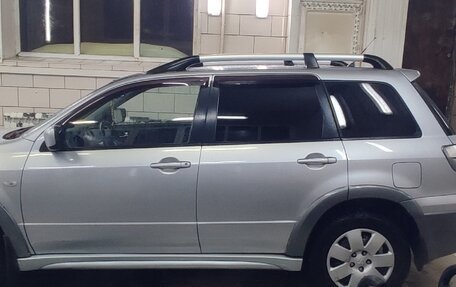 Mitsubishi Outlander III рестайлинг 3, 2005 год, 800 000 рублей, 3 фотография