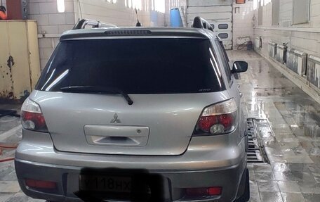 Mitsubishi Outlander III рестайлинг 3, 2005 год, 800 000 рублей, 4 фотография