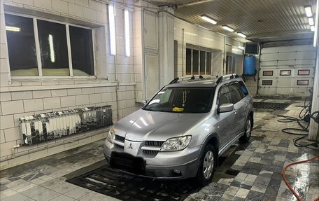 Mitsubishi Outlander III рестайлинг 3, 2005 год, 800 000 рублей, 6 фотография