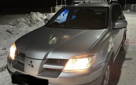 Mitsubishi Outlander III рестайлинг 3, 2005 год, 800 000 рублей, 7 фотография