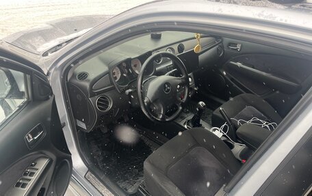 Mitsubishi Outlander III рестайлинг 3, 2005 год, 800 000 рублей, 9 фотография