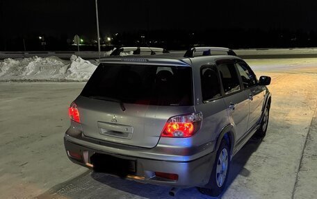 Mitsubishi Outlander III рестайлинг 3, 2005 год, 800 000 рублей, 8 фотография