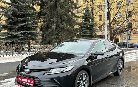 Toyota Camry, 2021 год, 2 990 000 рублей, 5 фотография