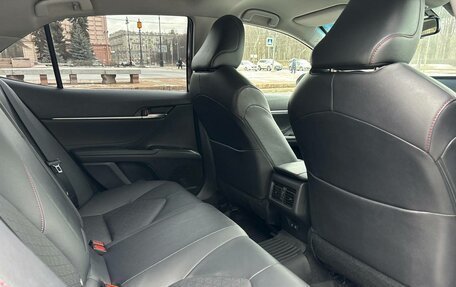 Toyota Camry, 2021 год, 2 990 000 рублей, 16 фотография