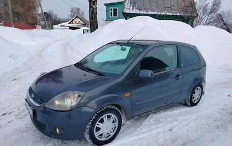 Ford Fiesta, 2007 год, 240 000 рублей, 2 фотография
