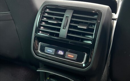 Volkswagen Passat B8 рестайлинг, 2019 год, 2 385 000 рублей, 9 фотография