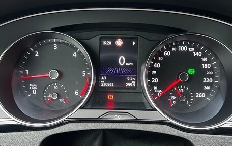 Volkswagen Passat B8 рестайлинг, 2019 год, 2 385 000 рублей, 17 фотография