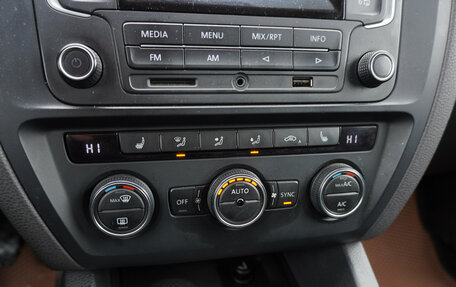 Volkswagen Jetta VI, 2015 год, 1 133 000 рублей, 15 фотография