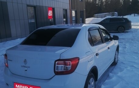 Renault Logan II, 2017 год, 849 000 рублей, 3 фотография