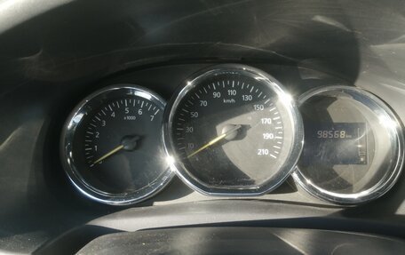 Renault Logan II, 2017 год, 849 000 рублей, 15 фотография