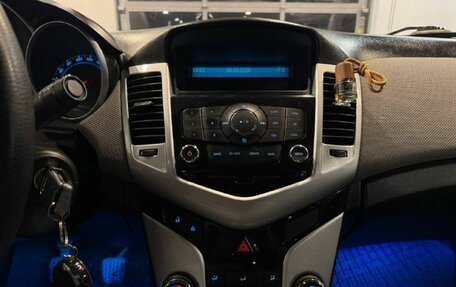 Chevrolet Cruze II, 2011 год, 650 000 рублей, 13 фотография