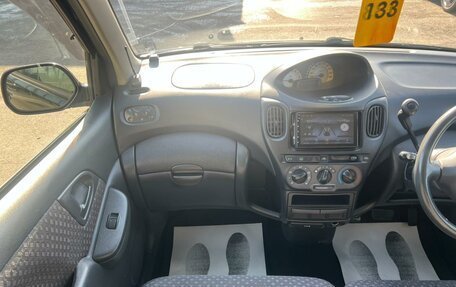 Toyota FunCargo, 2004 год, 549 999 рублей, 18 фотография