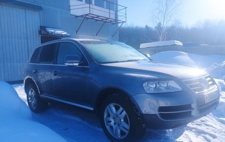 Volkswagen Touareg III, 2004 год, 900 000 рублей, 2 фотография