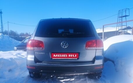 Volkswagen Touareg III, 2004 год, 900 000 рублей, 4 фотография