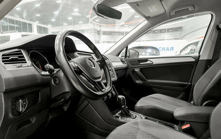 Volkswagen Tiguan II, 2019 год, 2 350 000 рублей, 20 фотография