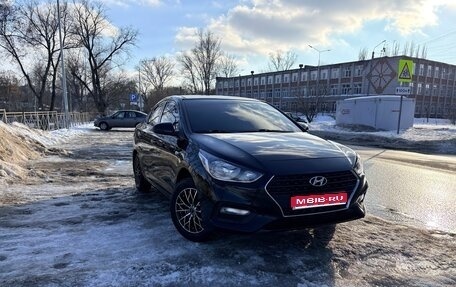 Hyundai Solaris II рестайлинг, 2017 год, 1 350 000 рублей, 1 фотография