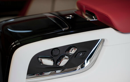 Rolls-Royce Cullinan, 2024 год, 43 500 000 рублей, 14 фотография