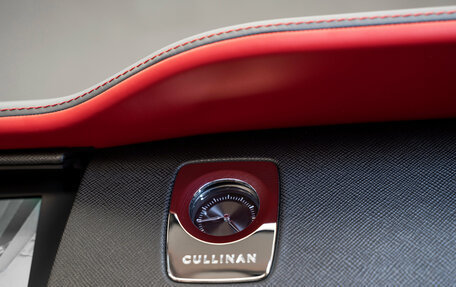 Rolls-Royce Cullinan, 2024 год, 43 500 000 рублей, 22 фотография