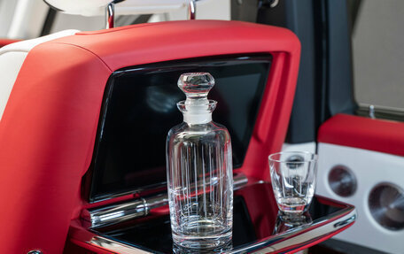 Rolls-Royce Cullinan, 2024 год, 43 500 000 рублей, 25 фотография