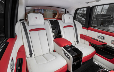 Rolls-Royce Cullinan, 2024 год, 43 500 000 рублей, 40 фотография