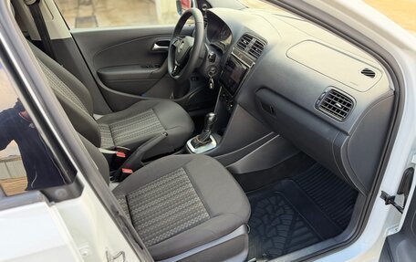 Volkswagen Polo VI (EU Market), 2017 год, 880 000 рублей, 10 фотография