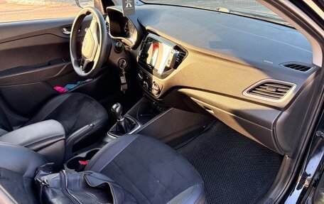 Hyundai Solaris II рестайлинг, 2017 год, 1 350 000 рублей, 8 фотография