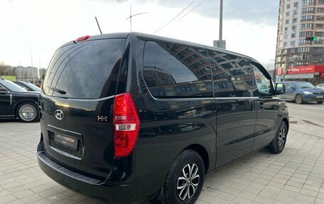 Hyundai H-1 II рестайлинг, 2016 год, 2 200 000 рублей, 5 фотография