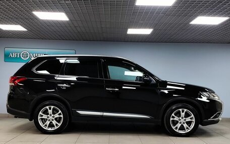 Mitsubishi Outlander III рестайлинг 3, 2017 год, 2 449 000 рублей, 4 фотография