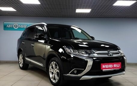 Mitsubishi Outlander III рестайлинг 3, 2017 год, 2 449 000 рублей, 3 фотография