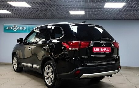 Mitsubishi Outlander III рестайлинг 3, 2017 год, 2 449 000 рублей, 7 фотография