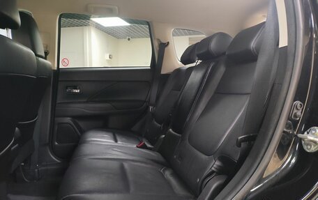 Mitsubishi Outlander III рестайлинг 3, 2017 год, 2 449 000 рублей, 11 фотография