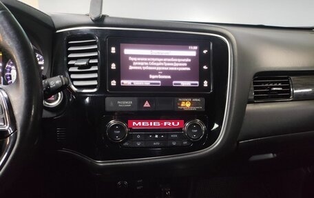 Mitsubishi Outlander III рестайлинг 3, 2017 год, 2 449 000 рублей, 17 фотография