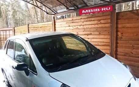 Honda Fit III, 2002 год, 333 000 рублей, 2 фотография