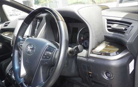 Toyota Alphard III, 2017 год, 3 750 000 рублей, 21 фотография