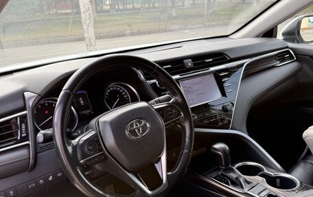 Toyota Camry, 2018 год, 2 550 000 рублей, 7 фотография