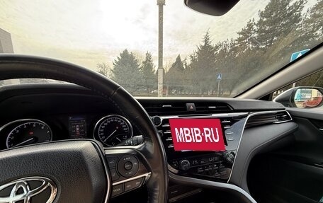 Toyota Camry, 2018 год, 2 550 000 рублей, 12 фотография