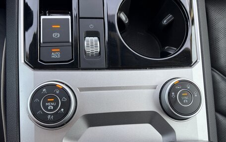 Volkswagen Touareg III, 2020 год, 5 700 000 рублей, 9 фотография