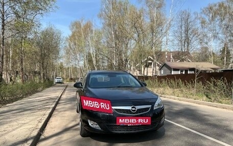 Opel Astra J, 2012 год, 700 000 рублей, 2 фотография