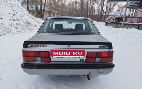 Mazda 626, 1985 год, 277 000 рублей, 2 фотография